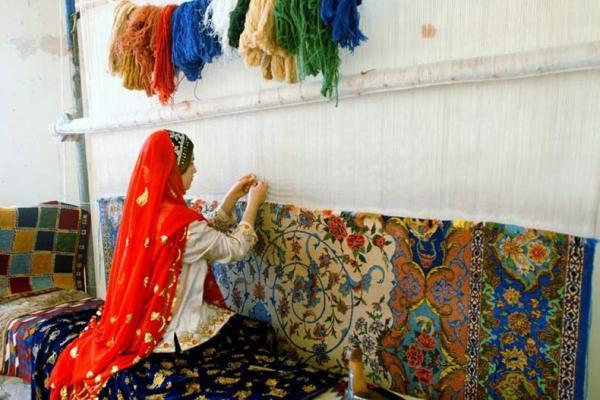 بزرگترین فرش ایران با طرح شاه عباسی در زنجان بافته می گردد